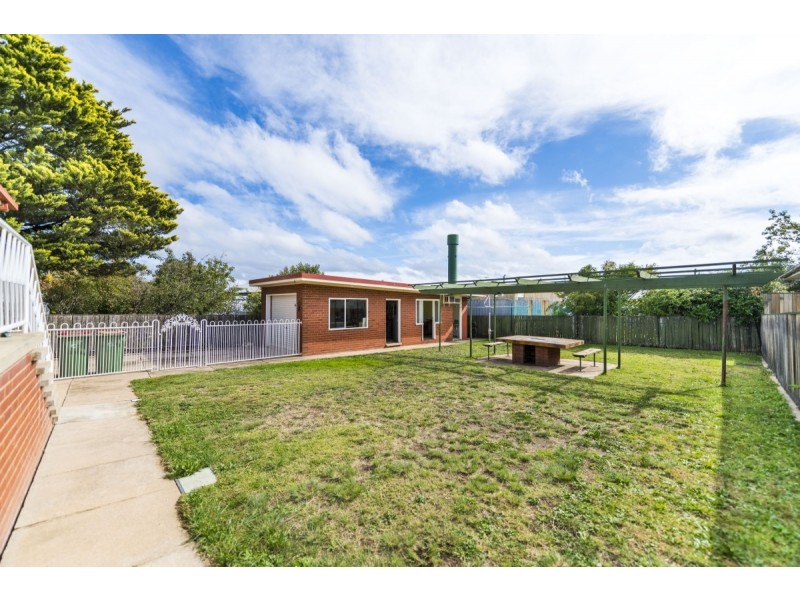 33 Ernest Street, Queanbeyan NSW 2620