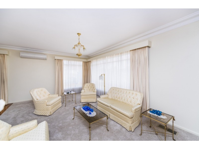 33 Ernest Street, Queanbeyan NSW 2620