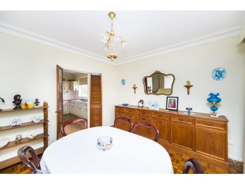 33 Ernest Street, Queanbeyan NSW 2620