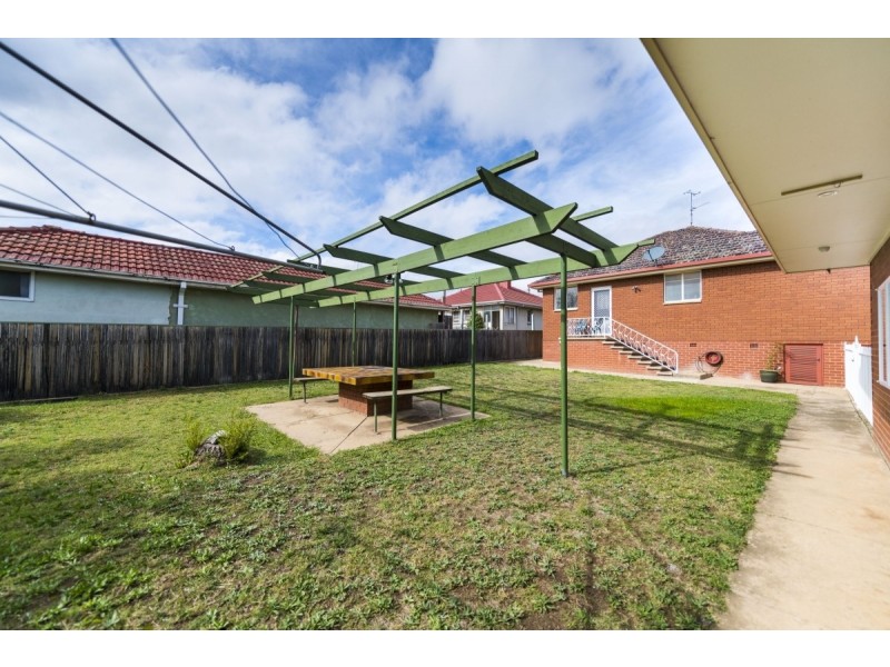 33 Ernest Street, Queanbeyan NSW 2620