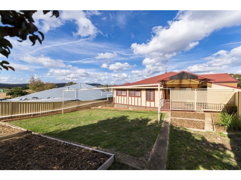 65 The Crescent, Queanbeyan NSW 2620