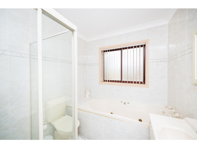65 The Crescent, Queanbeyan NSW 2620