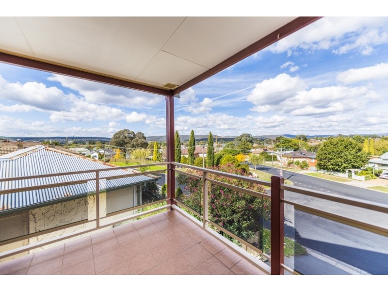 65 The Crescent, Queanbeyan NSW 2620