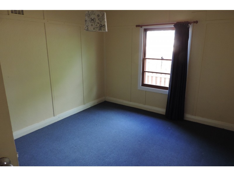 64 Collett Street, Queanbeyan NSW 2620