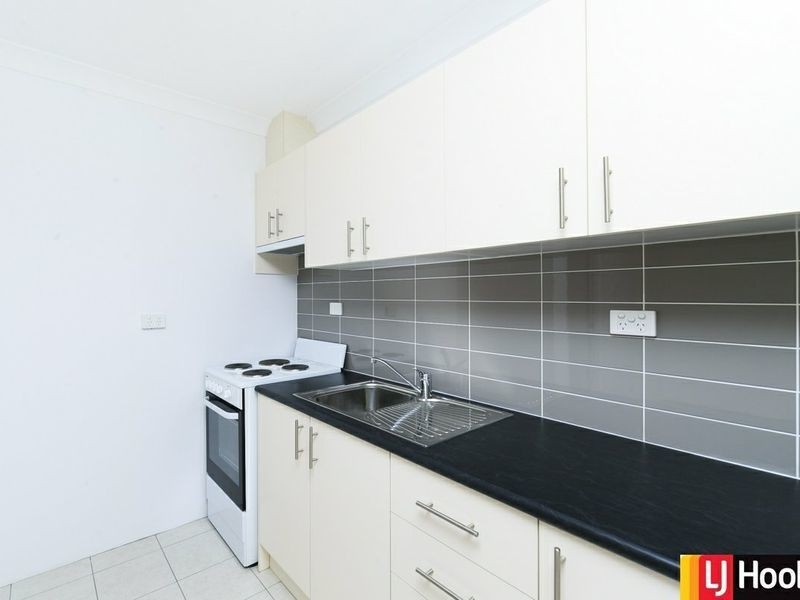 2/22 Mowatt Street, Queanbeyan NSW 2620