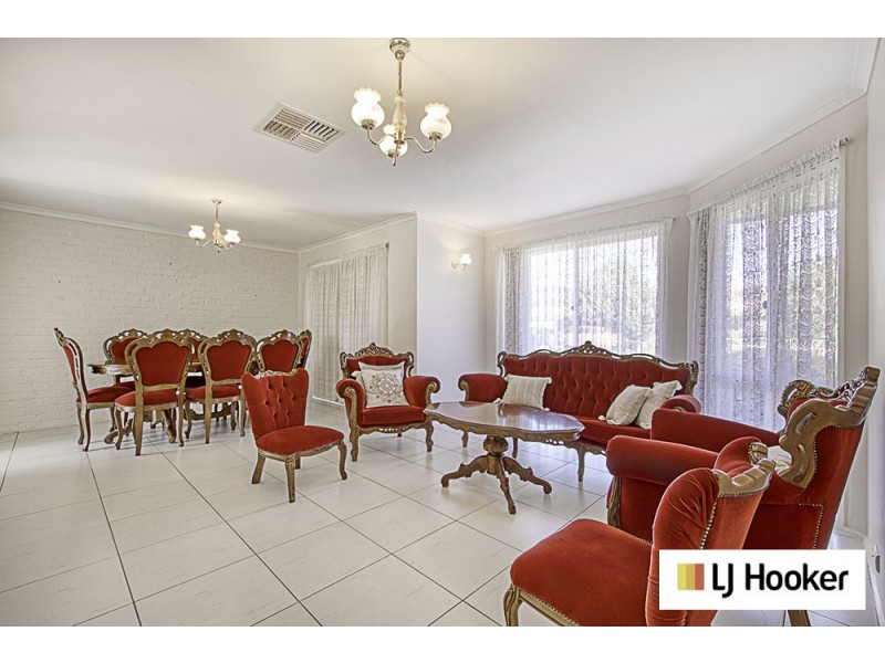 111 Bicentennial Drive, Jerrabomberra NSW 2619