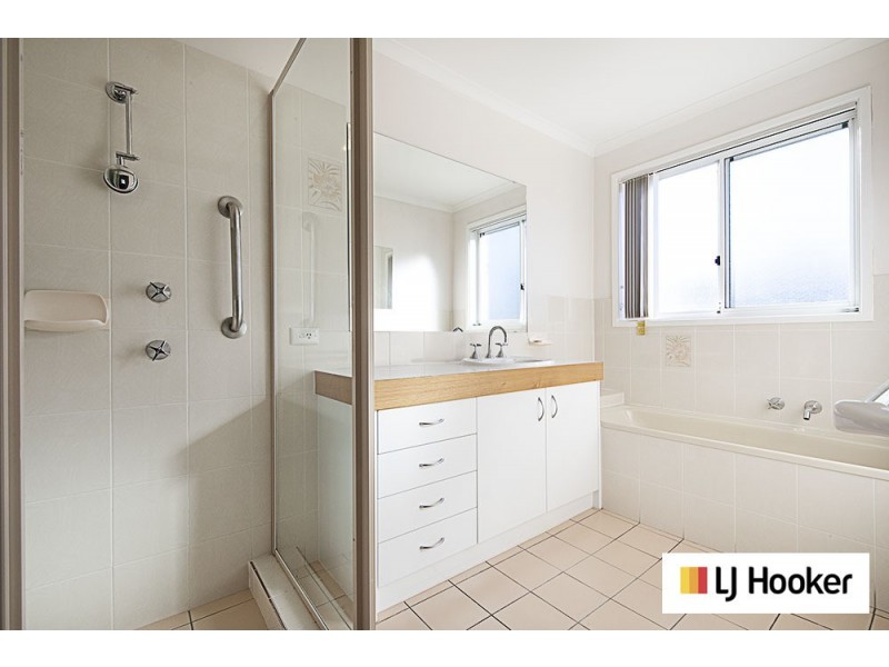 111 Bicentennial Drive, Jerrabomberra NSW 2619