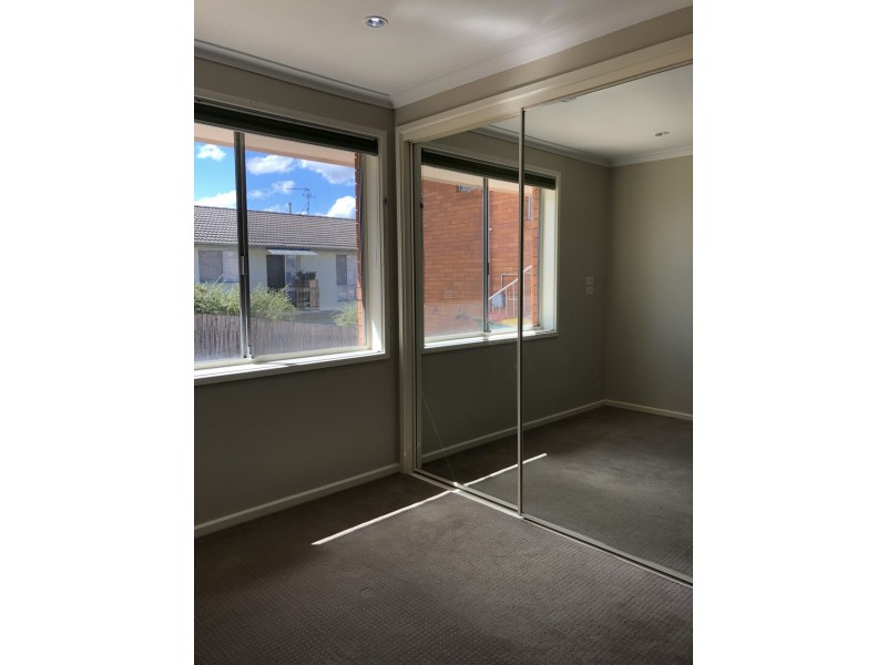 3/12 Atholbar Way, Queanbeyan NSW 2620