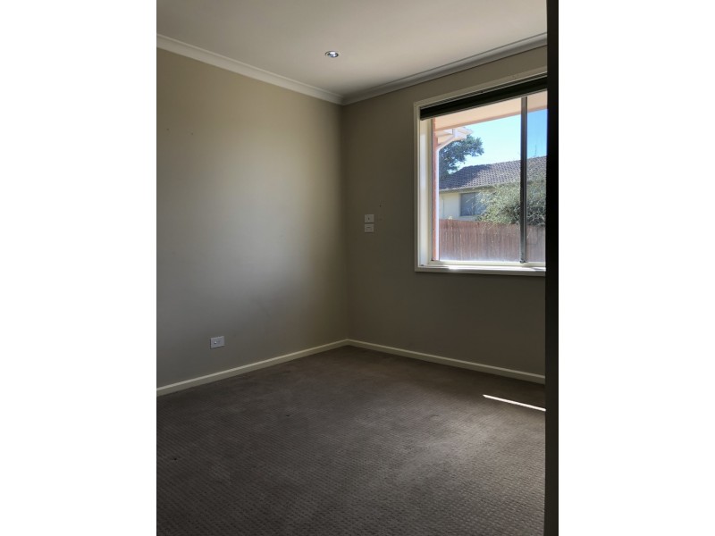 3/12 Atholbar Way, Queanbeyan NSW 2620