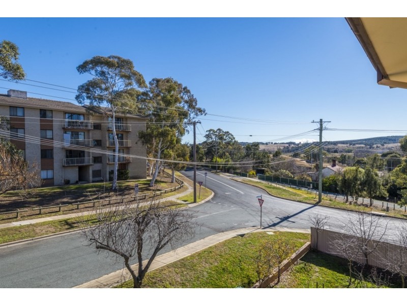 2/2 Crest Road, Queanbeyan NSW 2620