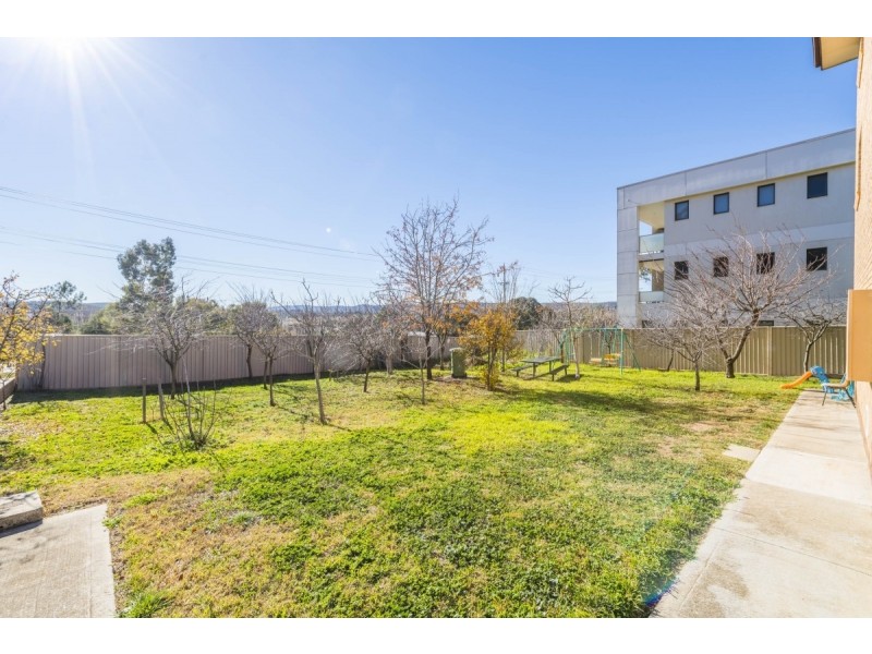 2/2 Crest Road, Queanbeyan NSW 2620