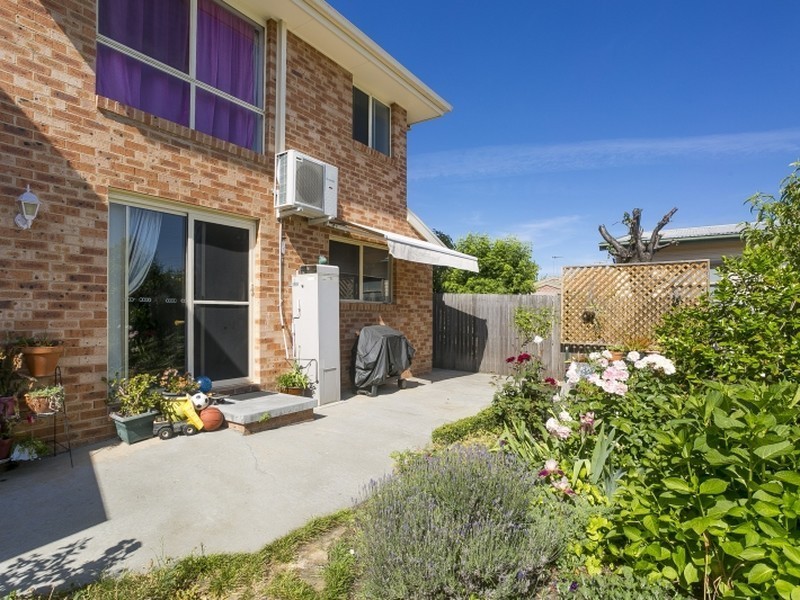 2/1A Mckeahnie Street, Queanbeyan NSW 2620