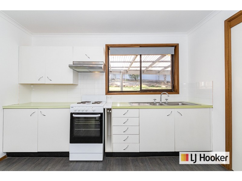 4 Swan Place, Queanbeyan NSW 2620