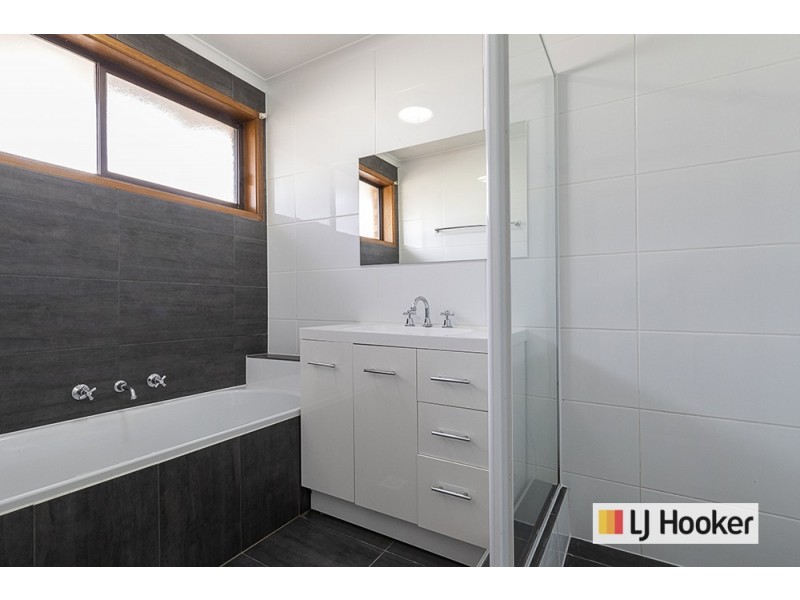 4 Swan Place, Queanbeyan NSW 2620