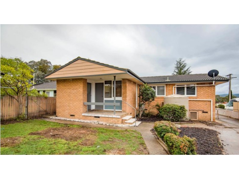 40 Boronia Crescent, Karabar NSW 2620