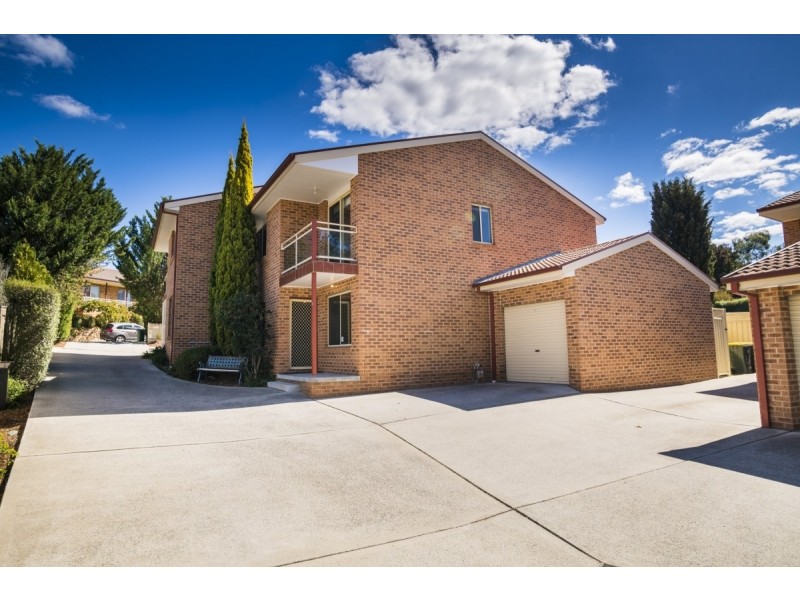 2/24 Binaburra Place, Queanbeyan NSW 2620