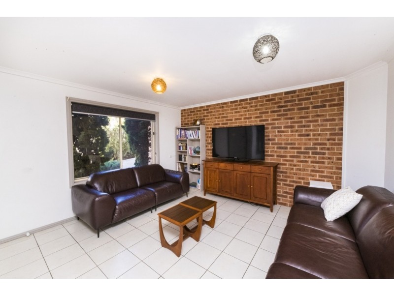 2/24 Binaburra Place, Queanbeyan NSW 2620