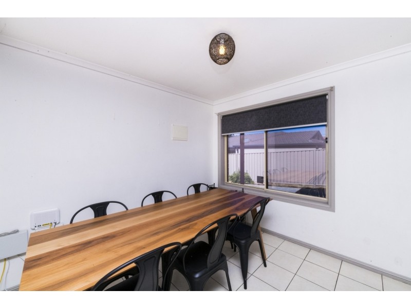 2/24 Binaburra Place, Queanbeyan NSW 2620