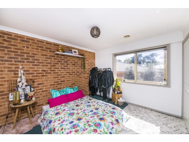 2/24 Binaburra Place, Queanbeyan NSW 2620