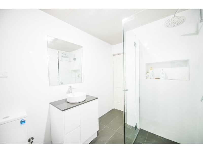 2/24 Binaburra Place, Queanbeyan NSW 2620