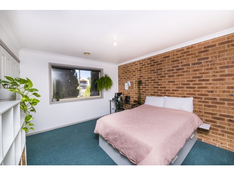 2/24 Binaburra Place, Queanbeyan NSW 2620