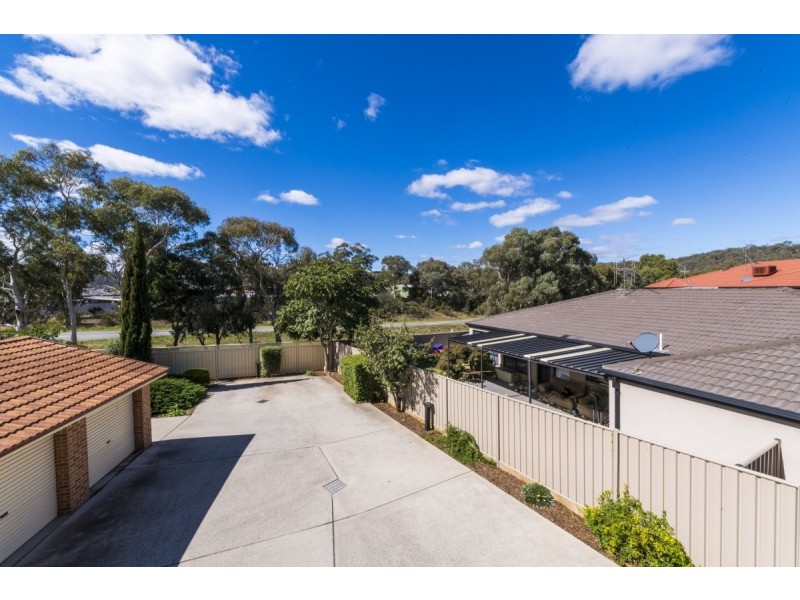 2/24 Binaburra Place, Queanbeyan NSW 2620