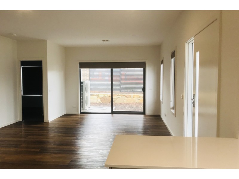 1/12 Uriarra Road, Queanbeyan NSW 2620