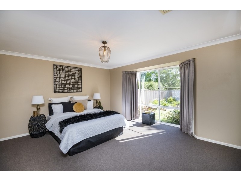 3 Phillip Avenue, Queanbeyan East NSW 2620