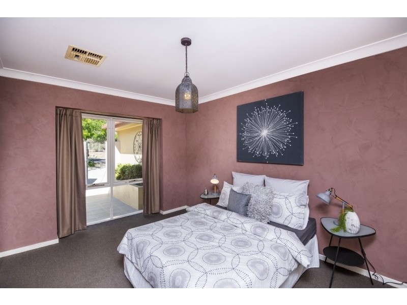 3 Phillip Avenue, Queanbeyan East NSW 2620