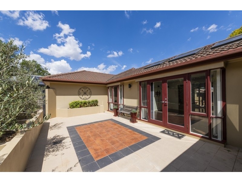 3 Phillip Avenue, Queanbeyan East NSW 2620