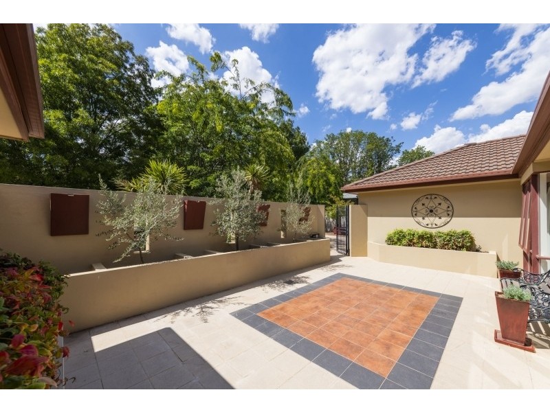 3 Phillip Avenue, Queanbeyan East NSW 2620