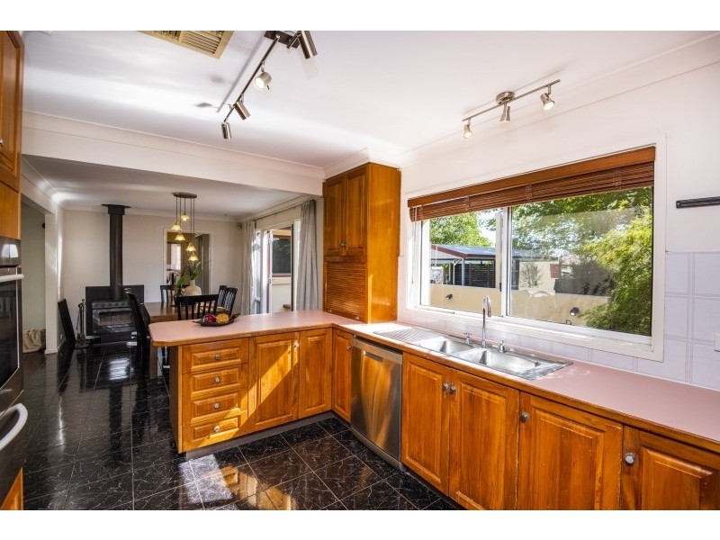 3 Phillip Avenue, Queanbeyan East NSW 2620