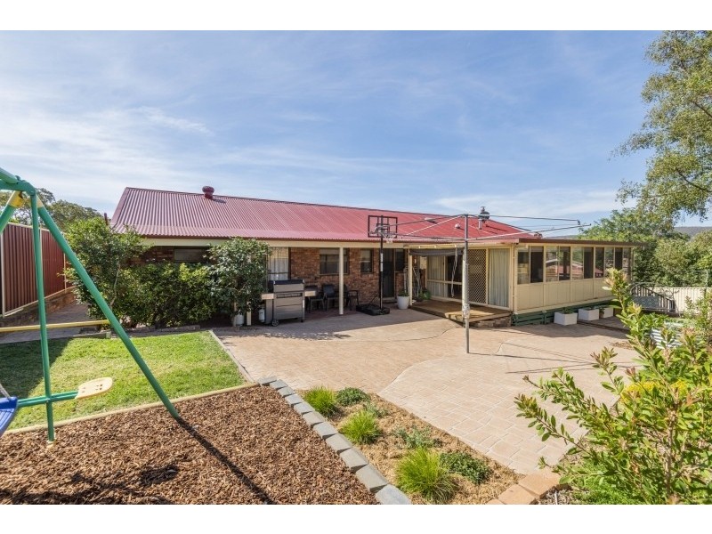 5 McInnes Place, Queanbeyan NSW 2620