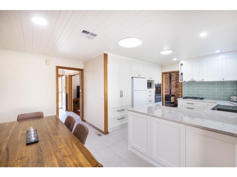 5 McInnes Place, Queanbeyan NSW 2620