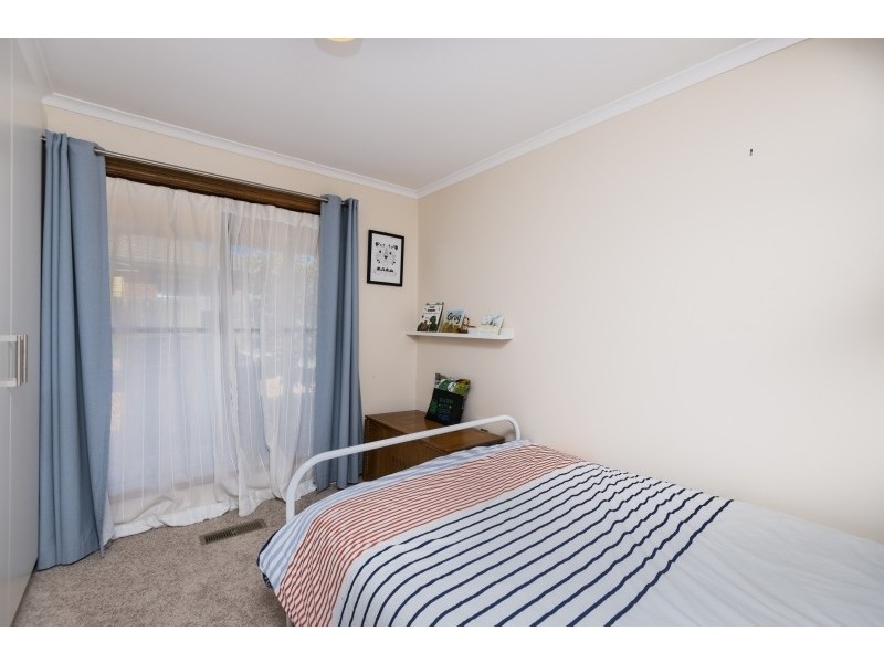 5 McInnes Place, Queanbeyan NSW 2620