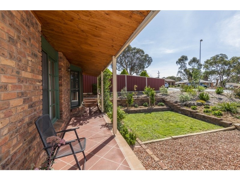 5 McInnes Place, Queanbeyan NSW 2620