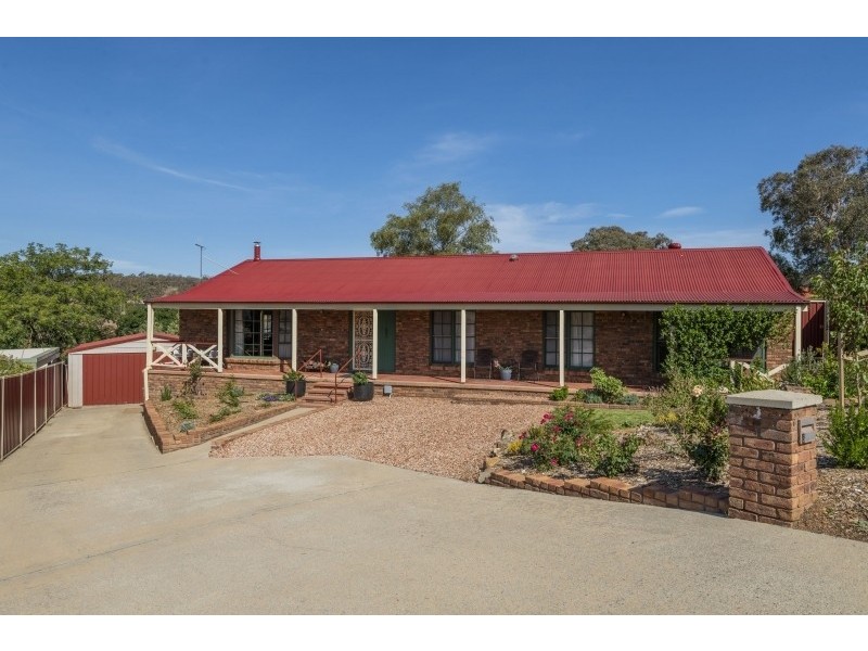 5 McInnes Place, Queanbeyan NSW 2620