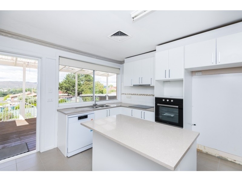 38 Agnes Avenue, Queanbeyan NSW 2620