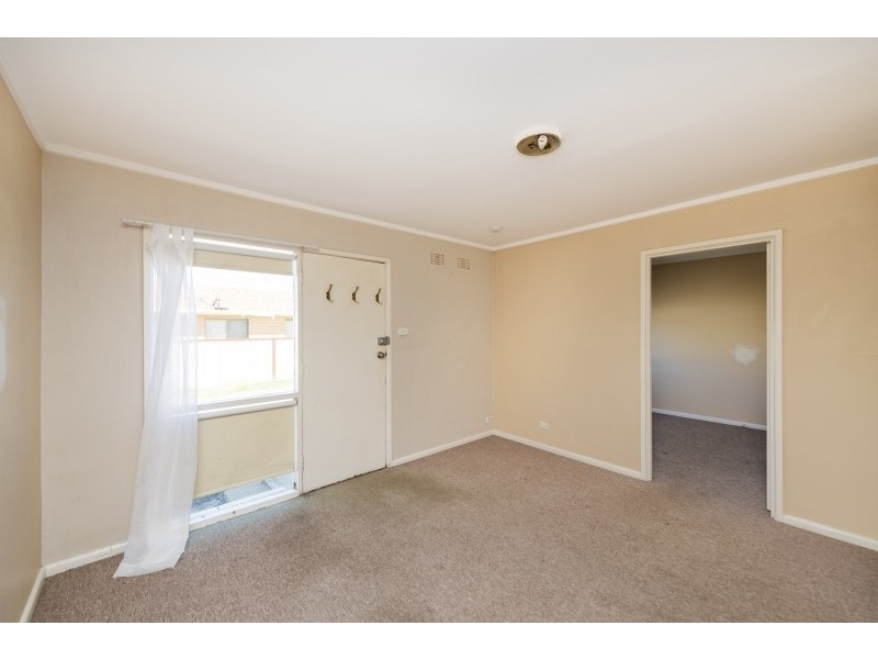 2/7 Hincksman Street, Queanbeyan East NSW 2620