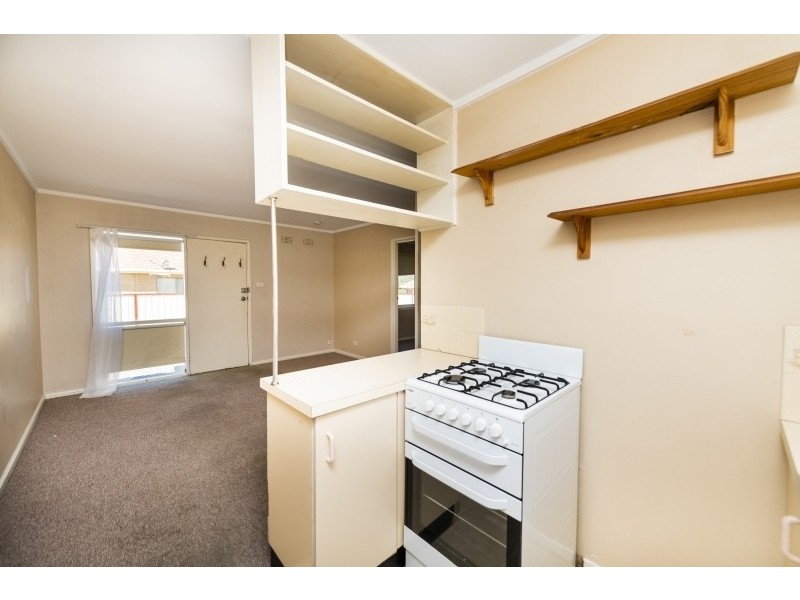 2/7 Hincksman Street, Queanbeyan East NSW 2620