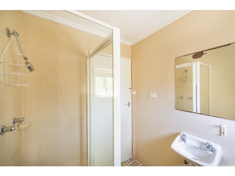 2/7 Hincksman Street, Queanbeyan East NSW 2620