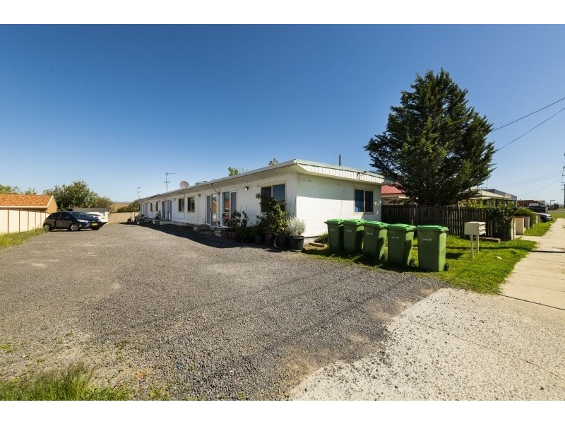 2/7 Hincksman Street, Queanbeyan East NSW 2620