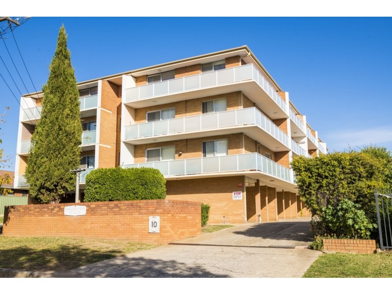 15/11 Mckeahnie Street, Crestwood NSW 2620