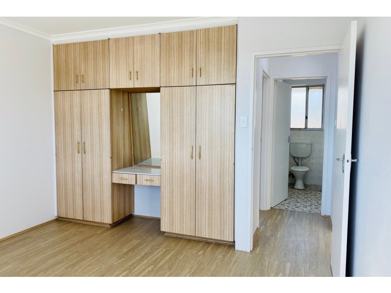 15/11 Mckeahnie Street, Crestwood NSW 2620