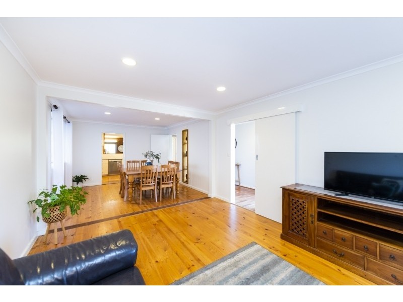 6 Crinoline Street, Queanbeyan NSW 2620