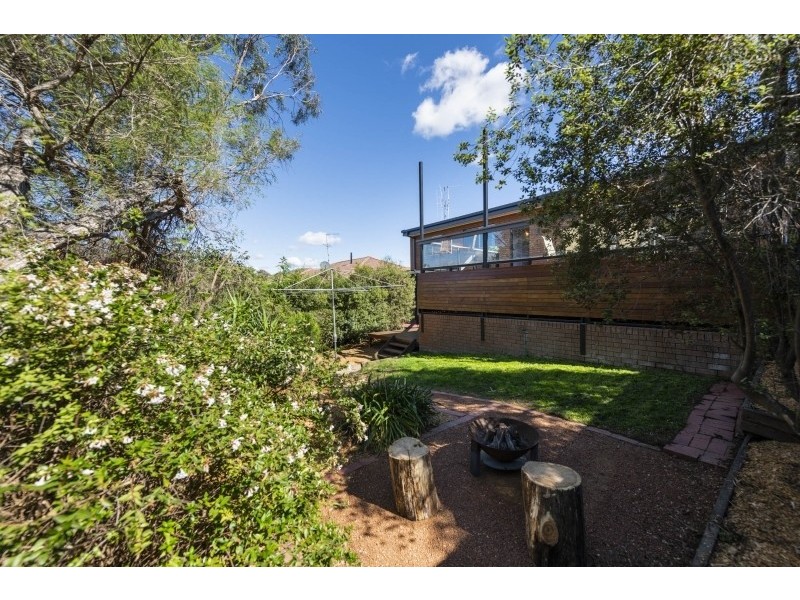 6 Crinoline Street, Queanbeyan NSW 2620