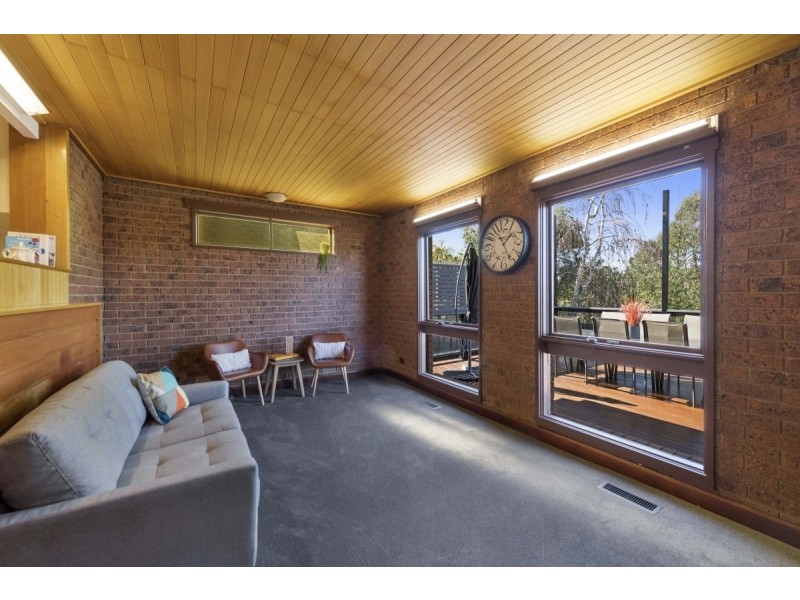 6 Crinoline Street, Queanbeyan NSW 2620