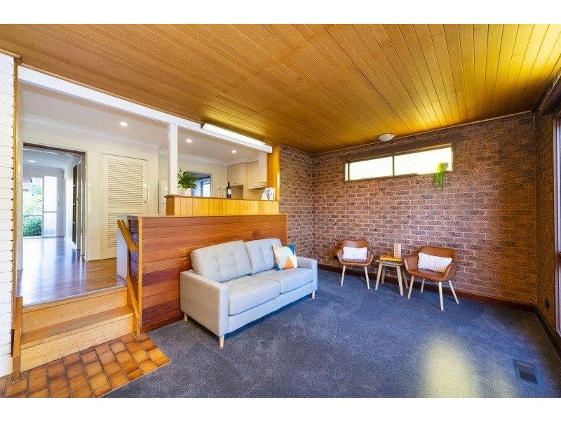 6 Crinoline Street, Queanbeyan NSW 2620