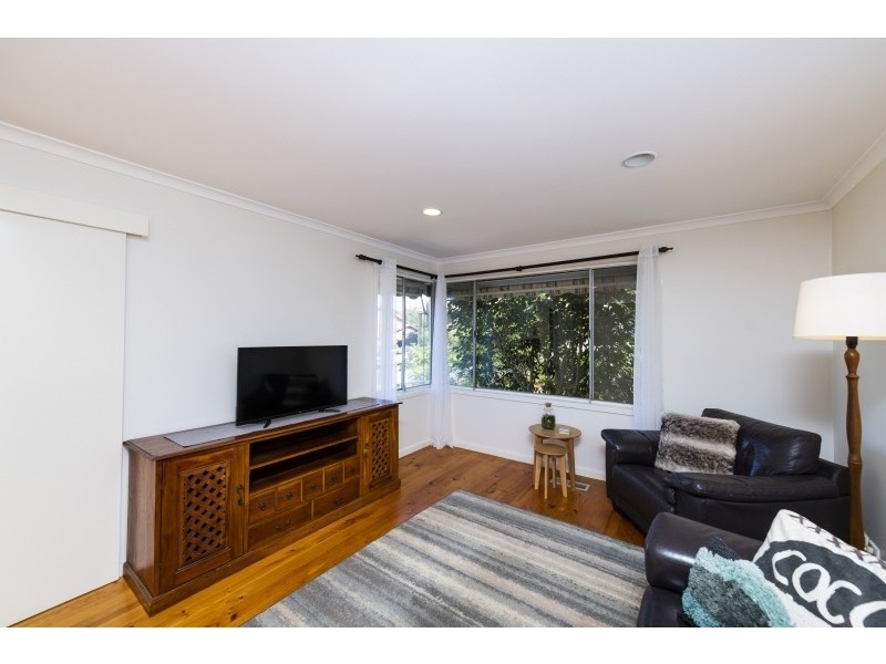 6 Crinoline Street, Queanbeyan NSW 2620