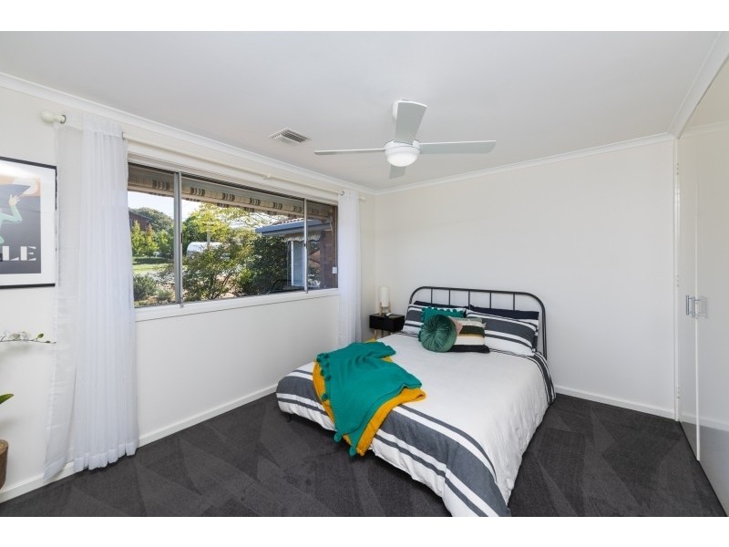 6 Crinoline Street, Queanbeyan NSW 2620